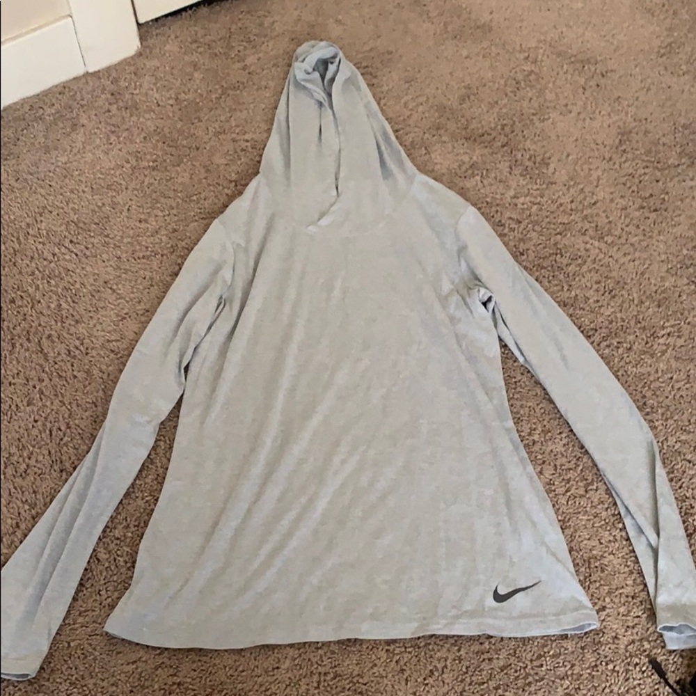 Thin long sleeve shirt